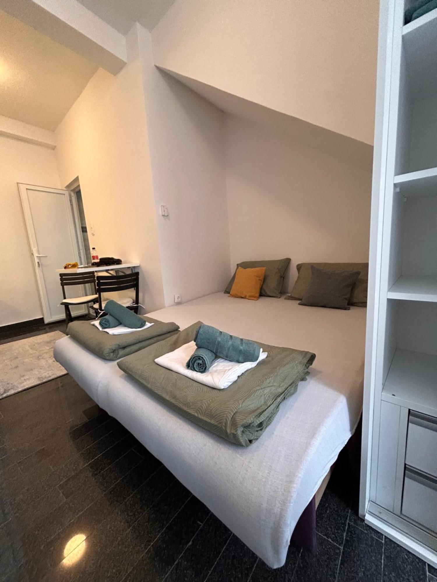 מוסטר Apartments City Zone מראה חיצוני תמונה